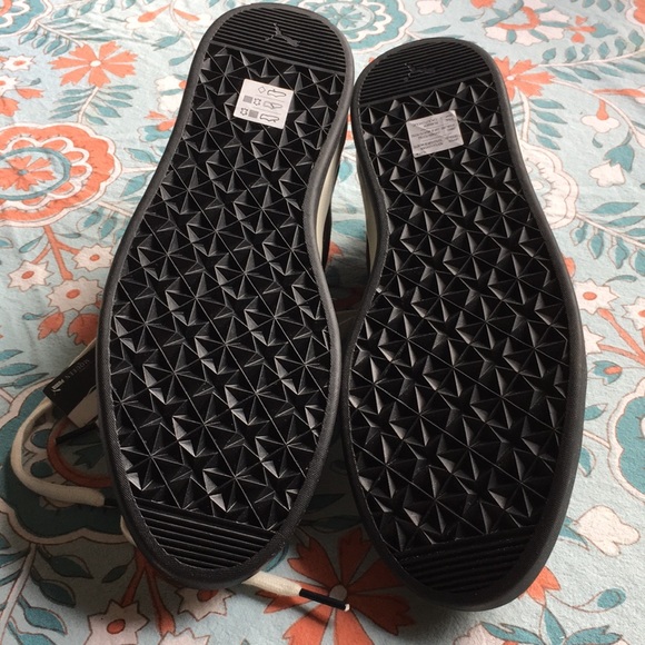 Men’s Puma Sneakers - Picture 5 of 5